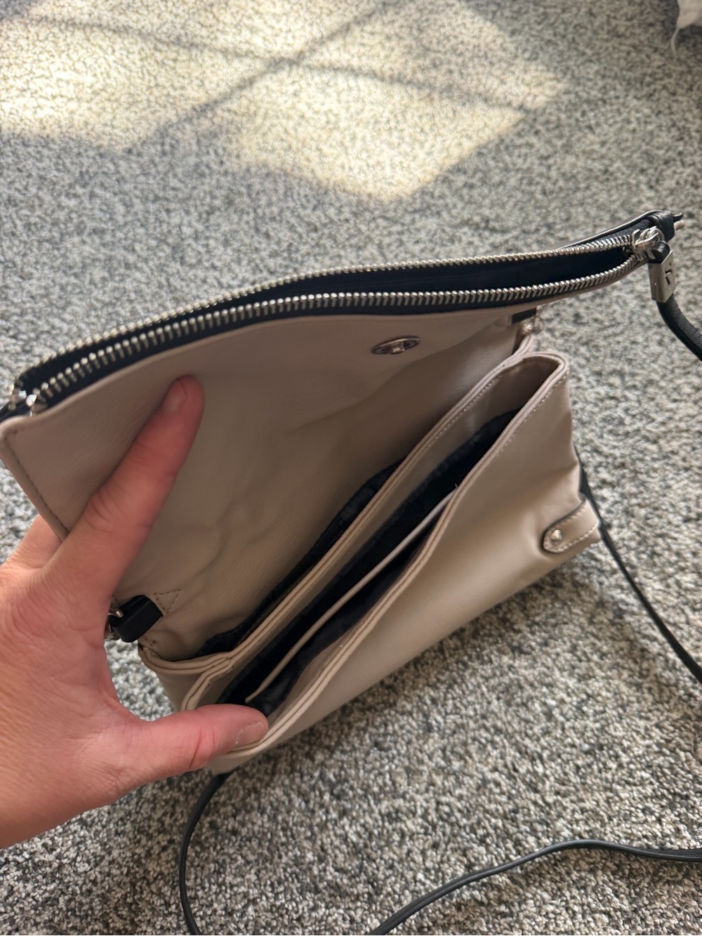 Small Hand Bag - Picture 2 of 2